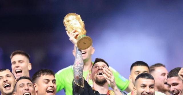 略微领先于 略微领先于